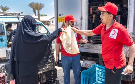 الهلال الأحمر التركي والهلال الأحمر اليمني يدشنان مشروع الأضاحي لأكثر من 700 أسرة في مديرية خورمكسر محافظة عدن