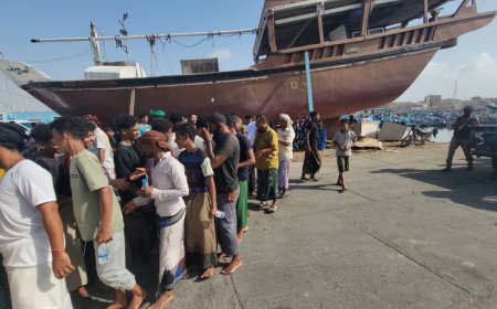 ميناء الشحر يستقبل العبري "الميمون 1" وعلى متنه 26 صيادًا من أبناء حضرموت بعد احتجازها في الصومال منذُ 14 مايو 2025