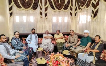 بتوجيهات من رئيس الجمعية الوطنية.. "باسمير" وعدد من الأعضاء يطمئنان على صحة الشخصية التربوية والنضالية الأستاذ "سالم باعثمان"
