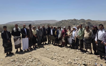 سالم الوالي وعوض الصلاحي يزوران مشروع محطة الغاز المنزلي بمديرية يافع لبعوس
