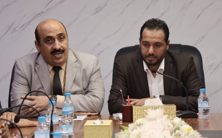 الوزير العكبري يزور مكتب تربية ساحل حضرموت ويشيد بكوادره في إنجاز التكاليف الوزارية للعام الدراسي المنصرم