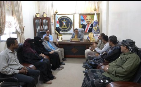 رئيس انتقالي لحج يشيد بإنضباط أعضاء الهيئة بالدوام الرسمي