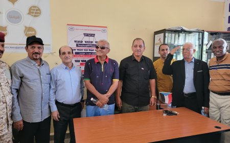 في أول يوم دوام رسمي بعد اجازة عيد الأضحى المبارك.. وكيلي محافظة عدن يشيدان بمستوى الحضور ونسبة الانضباط الوظيفي في ديوان السلطة المحلية بدارسعد