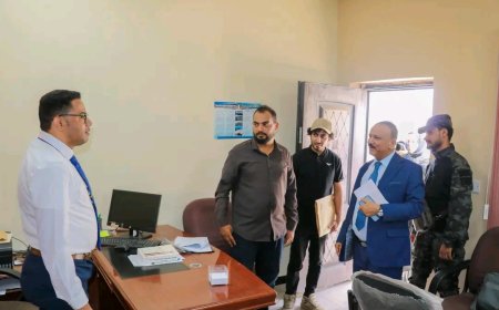 وزير النقل يتفقد مستوى الانضباط الوظيفي في ديوان الوزارة بعد إجازة عيد الأضحى المبارك
