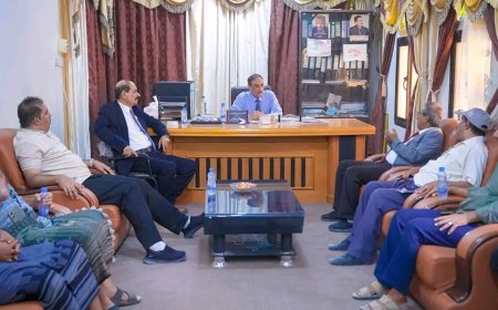 الأمين العام للمجلس المحلي يتفقد مستوى الانضباط الوظيفي عقب إجازة عيد الأضحى المبارك