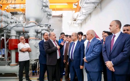 رئيس الوزراء يزور عدداً من محطات الكهرباء في عدن ويوجه بتنفيذ إجراءات لرفع القدرات التوليدية