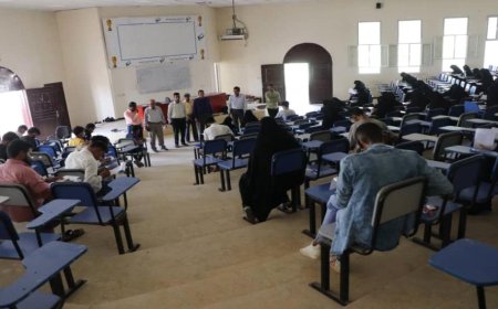 نائب رئيس جامعة أبين للشؤون الأكاديمية يدشن الامتحانات النهائية لدرجتي الماجستير والبكالوريوس في عدد من كليات الجامعة