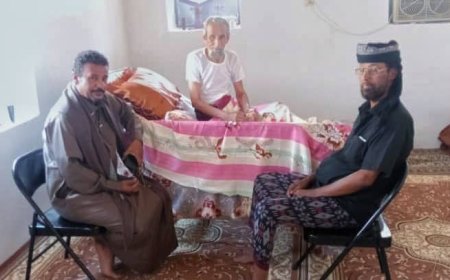 في لفتة وفاء مدير تربية شبام يطمئن على صحة الأستاذ القدير مبارك بن سند بعد العملية الجراحية