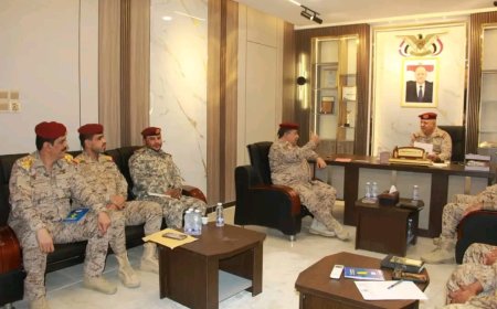 قائد المنطقة العسكرية الأولى يترأس اجتماعًا موسعًا بقادة الألوية والوحدات العسكرية بالمنطقة