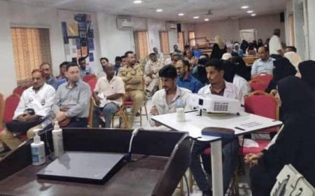 مدير دائرة الخدمات الطبية يدشن العمل بعد إجازة العيد بتفقد ميداني للأقسام الطبية بالعاصمة عدن