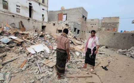 مدير عام رضوم يؤدي واجب العزاء لأسرة الفقيد فرحان الذي انهار عليه منزله بمدينة بئر علي ويوجه هيئة الأراضي بصرف أرضيتين لأسرة الفقيد