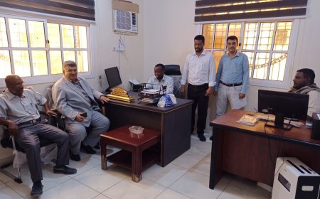 الأمين العام لجامعة المهرة يتفقد الانضباط الوظيفي بعد إجازة عيد الأضحى المبارك