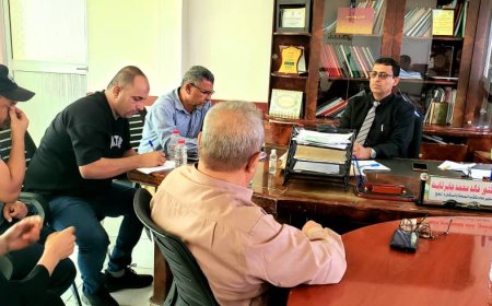 مدير عام مكتب الصحة العامة والسكان بلحج يناقش مع منظمة ادار تدخلاتها بالمحافظة