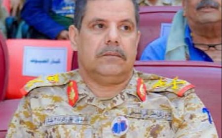 قائد محور عتق يعزي في استشهاد جنديين من قوات دفاع شبوة إثر حادث مروري مؤلم