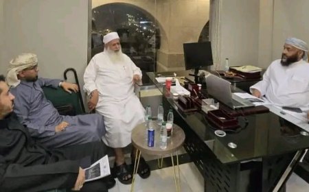 وزير الأوقاف والإرشاد يتفقد عمل مكتب شؤون حجاج اليمن في المدينة المنورة