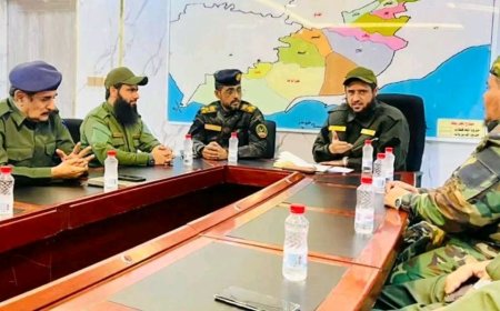 لقاء مشترك بين قيادتي مكافحة المخدرات في الداخلية والحزام الأمني وشرطة لحج