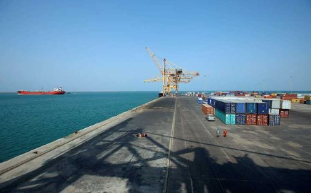 عقوبات أميركية على أربعة أفراد و12 كيانا وسفينتين استوردت النفط لصالح الحوثيين.. بينهم التاجر "دغسان"..