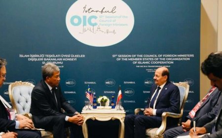 وزير الخارجية اليمني يلتقي نظيره الماليزي لبحث تعزيز العلاقات الثنائية