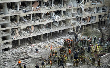 دمار "واسع النطاق" وسط إسرائيل بأول موجة صاروخية إيرانية بعد الضربة الأمريكية