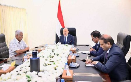رئيس مجلس القيادة يجتمع برئاسة هيئة التشاور ومكوناتها السياسية