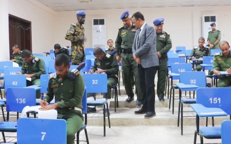 الأمين العام لمحلي حضرموت يدشّن امتحانات الفصل الدراسي الثاني للمستويين الثاني والرابع بكلية الشرطة للعام الدراسي 2024-2025م