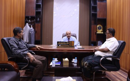 باعباد يلتقي مدير إدارة التربية والتعليم بمديرية الشحر ويناقش جملة من القضايا التربوية والتعليمية واستعدادات الإدارة للعام الدراسي الجديد