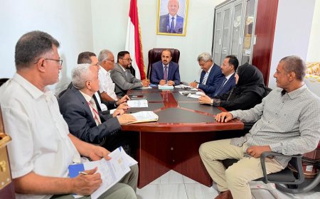الإرياني يرأس اجتماع قيادة الوزارة لمناقشة واقرار الخطة العاجلة