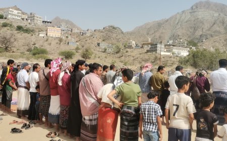 أبناء مناطق تجمع الرباط بيافع رصد يؤدون صلاة الاستسقاء