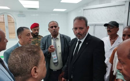 الحامد والشيحي يدشنان أعمال مؤسسة يمان لخدمة الأمهات الحوامل بهيئة الرازي بأبين 