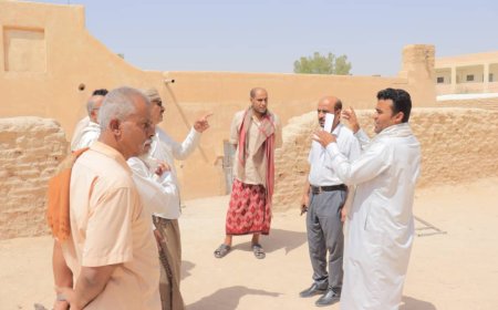 تسليم موقع مشروع بناء مدرسة عثمان بن عفان بمنطقة غصيص بالمديرية