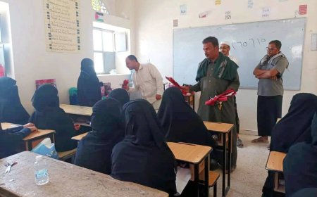 مدير تربية شبام يطّلع على اعمال المخيم الصيفي الخامس لمنتدى نون التغيير التطوعي ويشيد ببرامجه المهارية