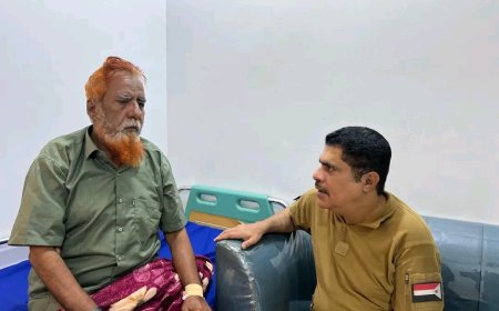 رئيس تنفيذية انتقالي حضرموت يزور المناضل الجريري بالمكلا ويشيد بمسيرته الوطنية والنضالية