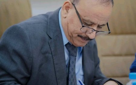 وزير النقل يصدر قرارات تكليف في مطار عدن الدولي والهيئة العامة للطيران المدني والأرصاد