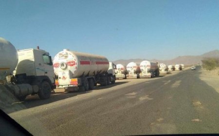 مواقد الحطب يعود إلى الواجهة من جديد في مدينة تعز بدلاً من الغاز والجوع يُحاصر منازلها.