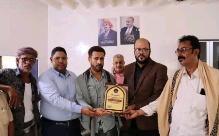 بحضور الجفري.. إتمام مراسم التسليم والاستلام لرئاسة الهيئة التنفيذية لانتقالي مديرية الريدة وقصيعر
