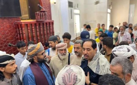 الوزير "البكري" يُعبّر عن أستنكاره لقيام جنود بإقتحام حرمة احد المسجد بالمنصورة عدن