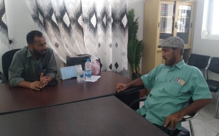 انتقالي لودر يطلع على سير العمل في مستشفى محنف ويشيد بجهود الطاقم الطبي