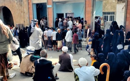 تدشين مشروع المخيم الطبي للجراحة العامة وجراحة العيون في المستشفى الجمهوري بتعز