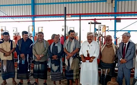 الوكيل باعوضة يفتتح محطة ميفعة لتعبئة الغاز المنزلي ويشيد بدور المستثمرين في دعم الاستقرار الخدمي