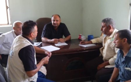 مأمور مديرية الضالع يناقش الاحتياجات الزراعية مع الصندوق الاجتماعي للتنمية