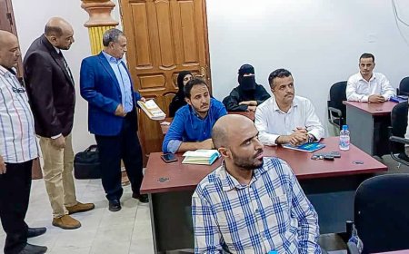 رئيس جامعة عدن يتفقد تدشين برنامج اللقاءات التعليمية المباشرة بكلية العلوم الاجتماعية والإنسانية