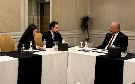 الرئيس الزُبيدي يلتقي القائم بأعمال السفير الأمريكي ويؤكد أهمية دعم جهود السلام والاستقرار الاقتصادي في بلادنا