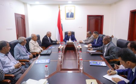 بشرى سارة.. رئيس الحكومة يوجه بإعداد خطة عاجلة لإعادة تشغيل مصافي عدن