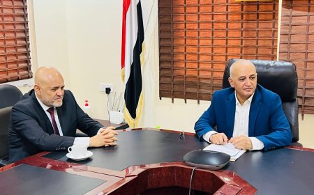 وزير المياه والبيئة يناقش مع محافظ تعز أوضاع قطاع المياه وآليات استئناف ضخ المياه من الحقول الحيوية بالمحافظة