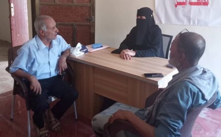 الدكتور الجراح الخضر مسعود يزور جمعية الأمل للمكفوفين بأبين ويقترح غرفة علاج مجانية