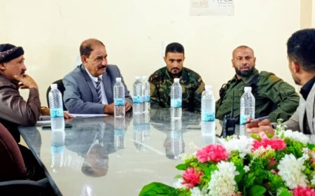 محافظ الضالع يناقش مع قائد قوات الحزام الأمني الأوضاع الأمنية بالمحافظة