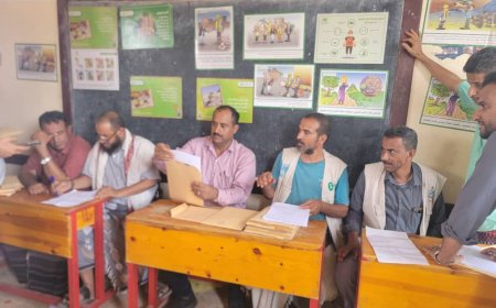 مدير عام قعطبة يدشن فتح مضاريف المناقصة لمشروع حماية الأراضي الزراعية بمديرية قعطبة