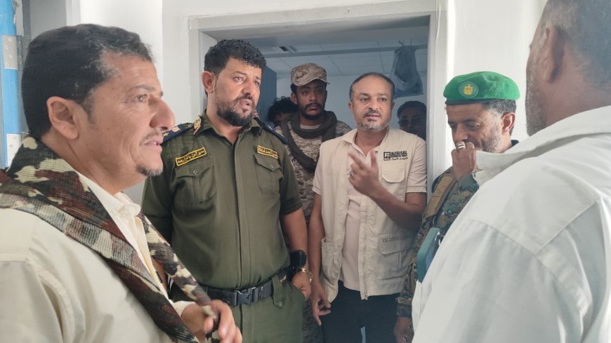 وفد من المجلس الانتقالي من الجالية اليمنية في أمريكا وقيادات محلية يزورون مستشفى رصد العام ويطّلعون على تأهيله الشامل
