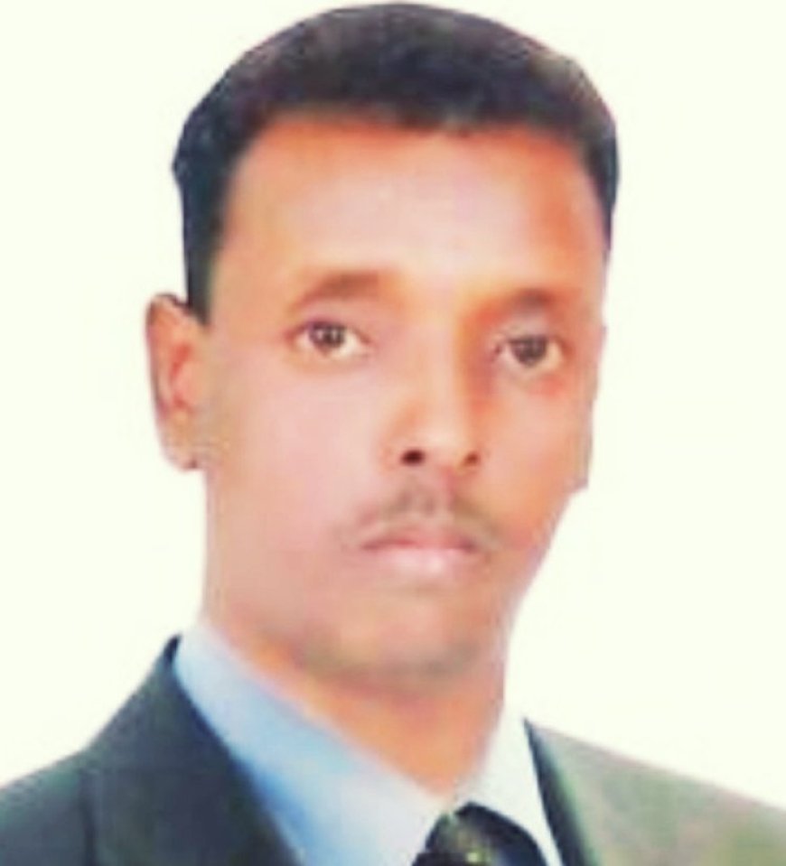 انقذوا الأعلامي عوض أدم