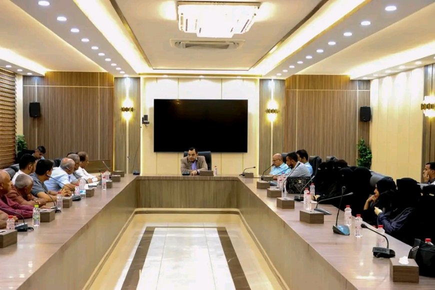 الوزير السقطري يشيد بجهود الهيئة العامة للمصائد السمكية بخليج عدن